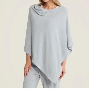 Nwt barefoot dreams blue poncho one size 
Soft like a blanket